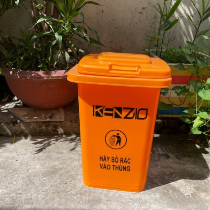 Thùng rác nhựa KENZIO 30 lít